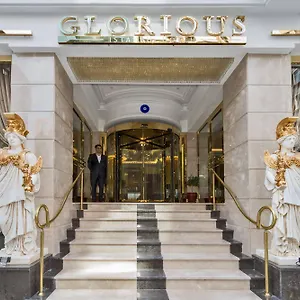 מלון Glorious ****